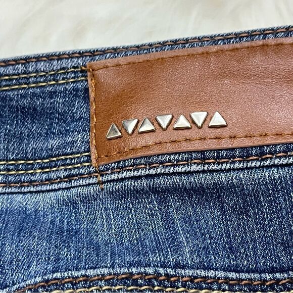 Dollhouse Charley Skinny Jeans Medium Wash Distressed 22 - Picture 3 of 8